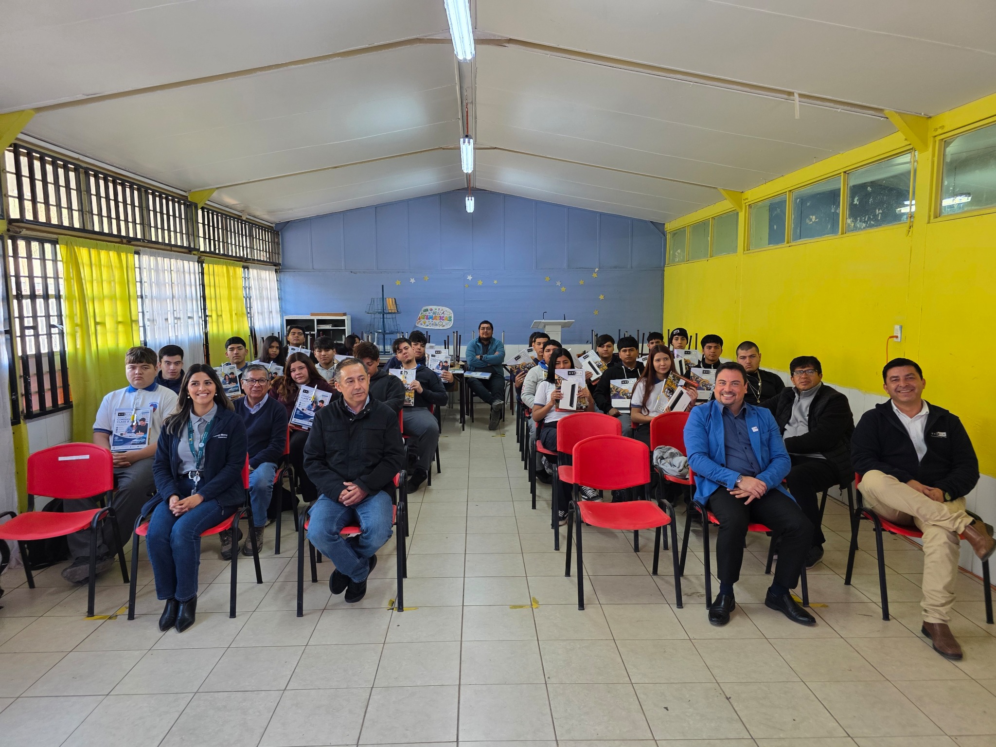 Vista general de la comunidad educativa durante la jornada.