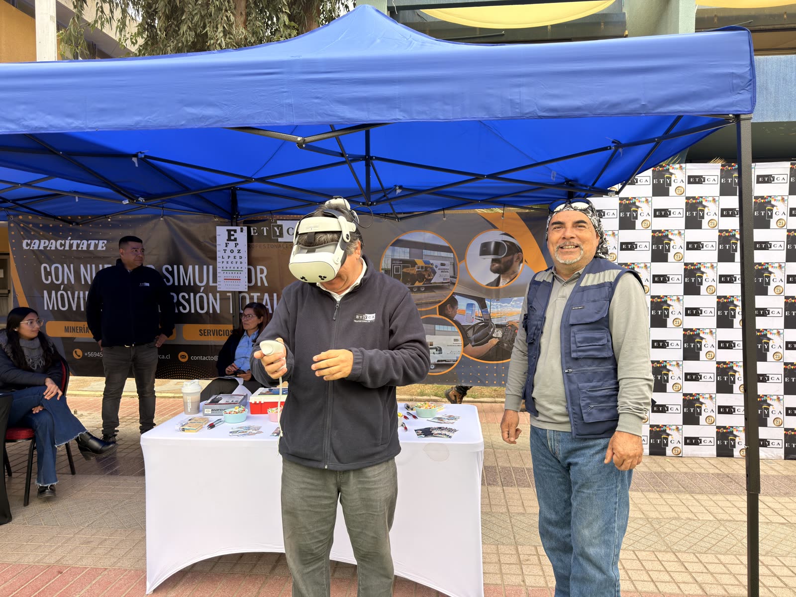 El simulador de incendios con realidad virtual permitió entrenar decisiones frente a situaciones de emergencia.