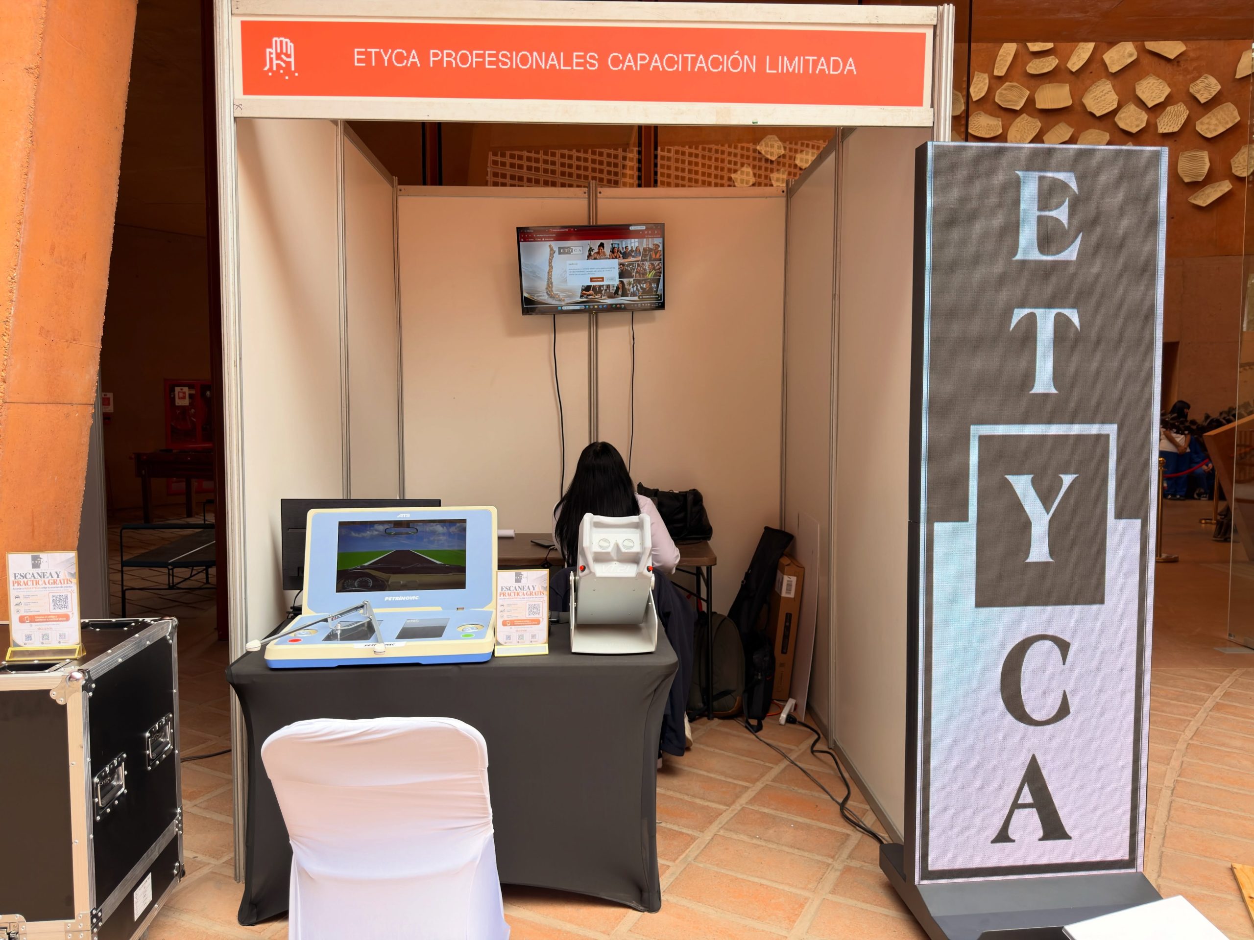 Equipamiento presentado por ETYCA en el Festival de las Ciencias 2026.